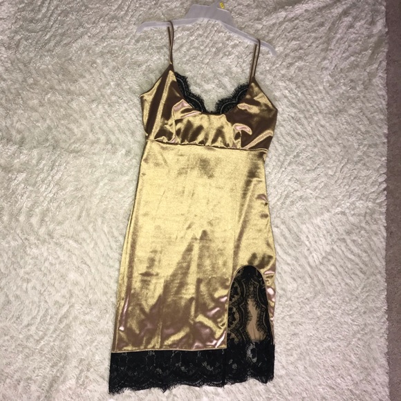 Taking it slow satin midi dress - Picture 5 of 9